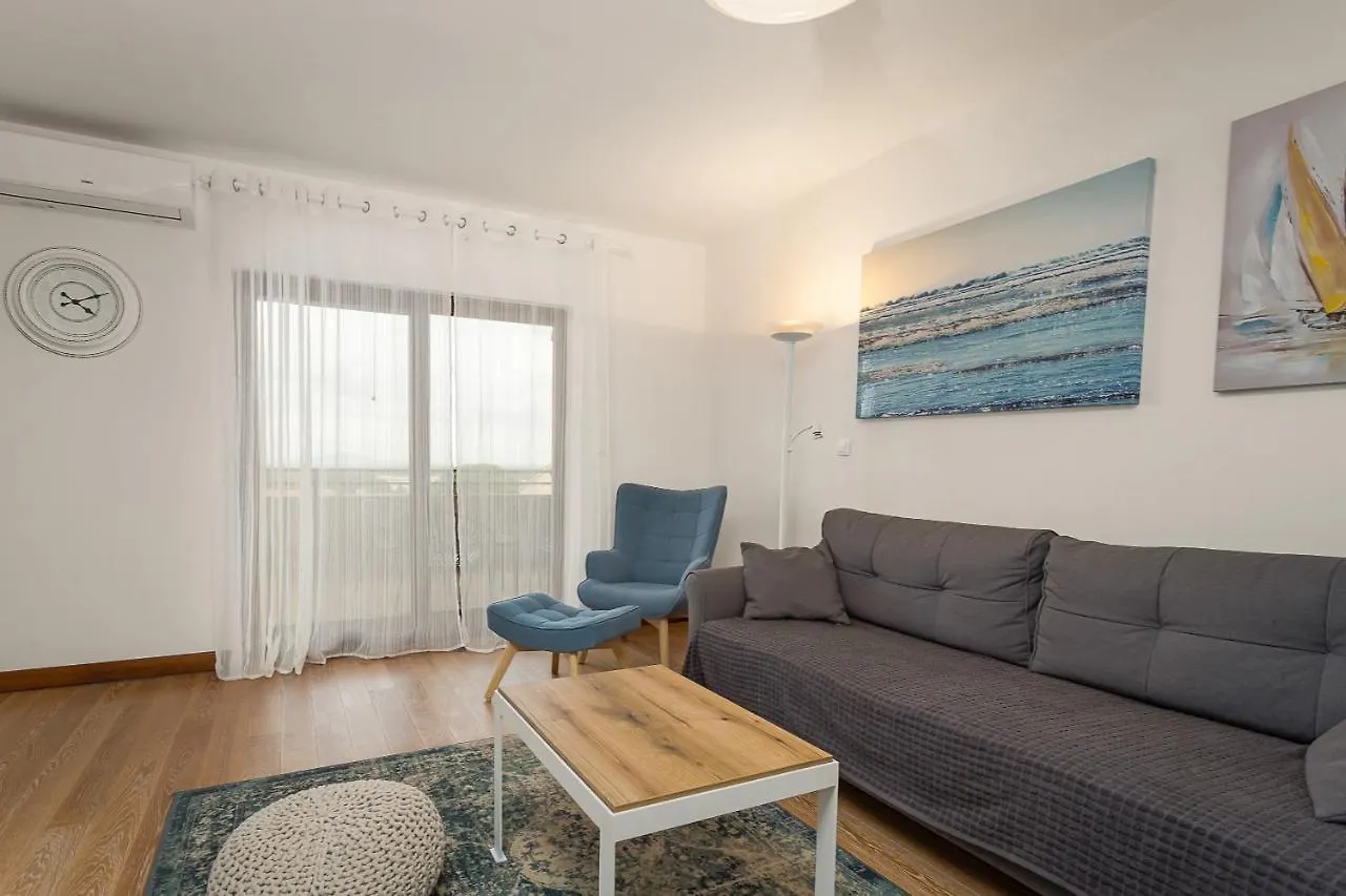 Apartments Cesare With Shared Pool Ližnjan Κροατία