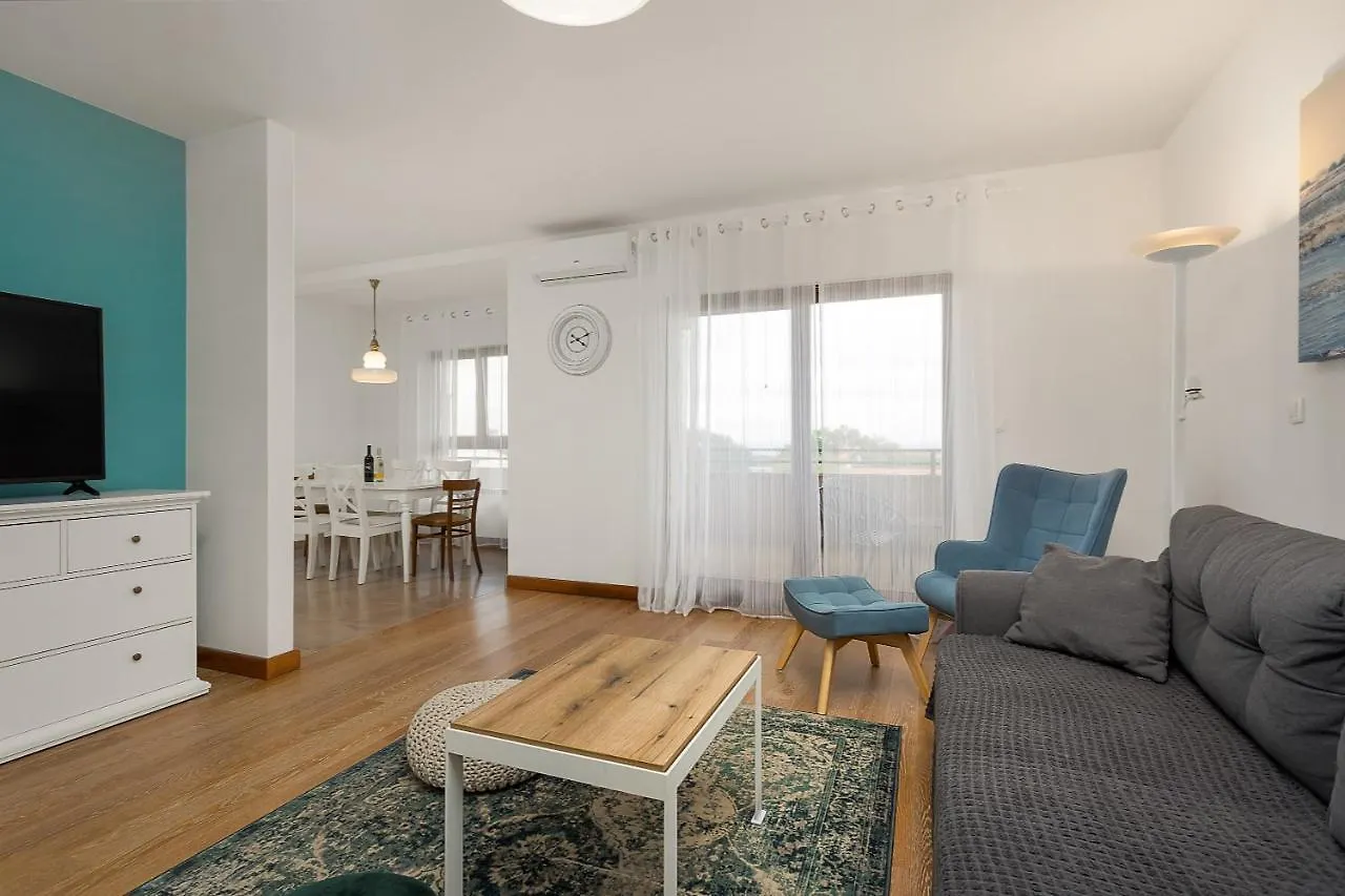 Apartments Cesare With Shared Pool Ližnjan Κροατία
