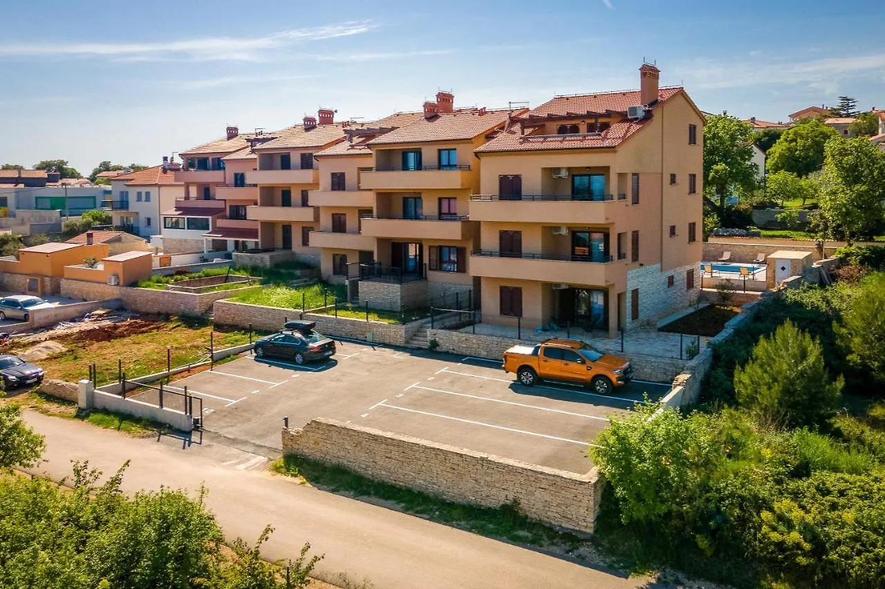 Apartments Cesare With Shared Pool Ližnjan 0*,  Κροατία